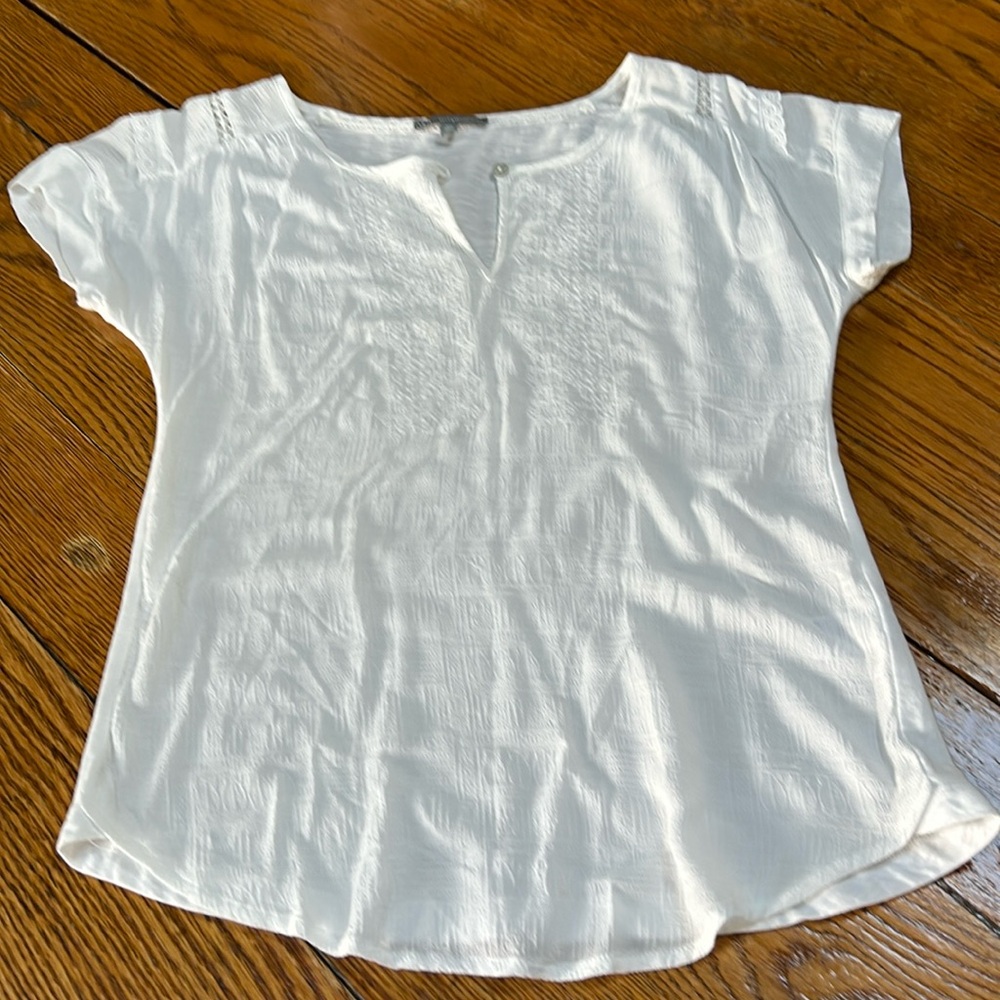 Wit & Wisdom white sleeveless blouse. Size XS.  Great condition.